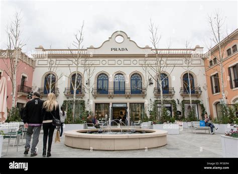 prada barcelona outlet